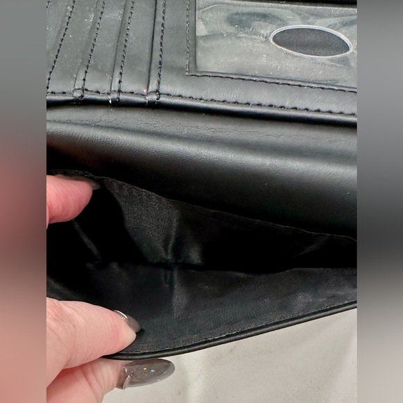 VTG Guess - Los Angeles - Black & Gold Wallet - VGUC - Picture 17 of 17